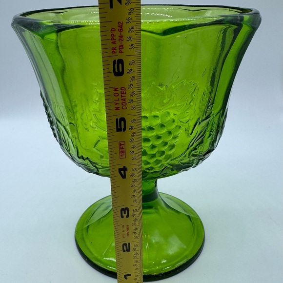 Vintage Indiana Green Candy Pedestal Bowl w/grapes&leaves pattern - Picture 5 of 7